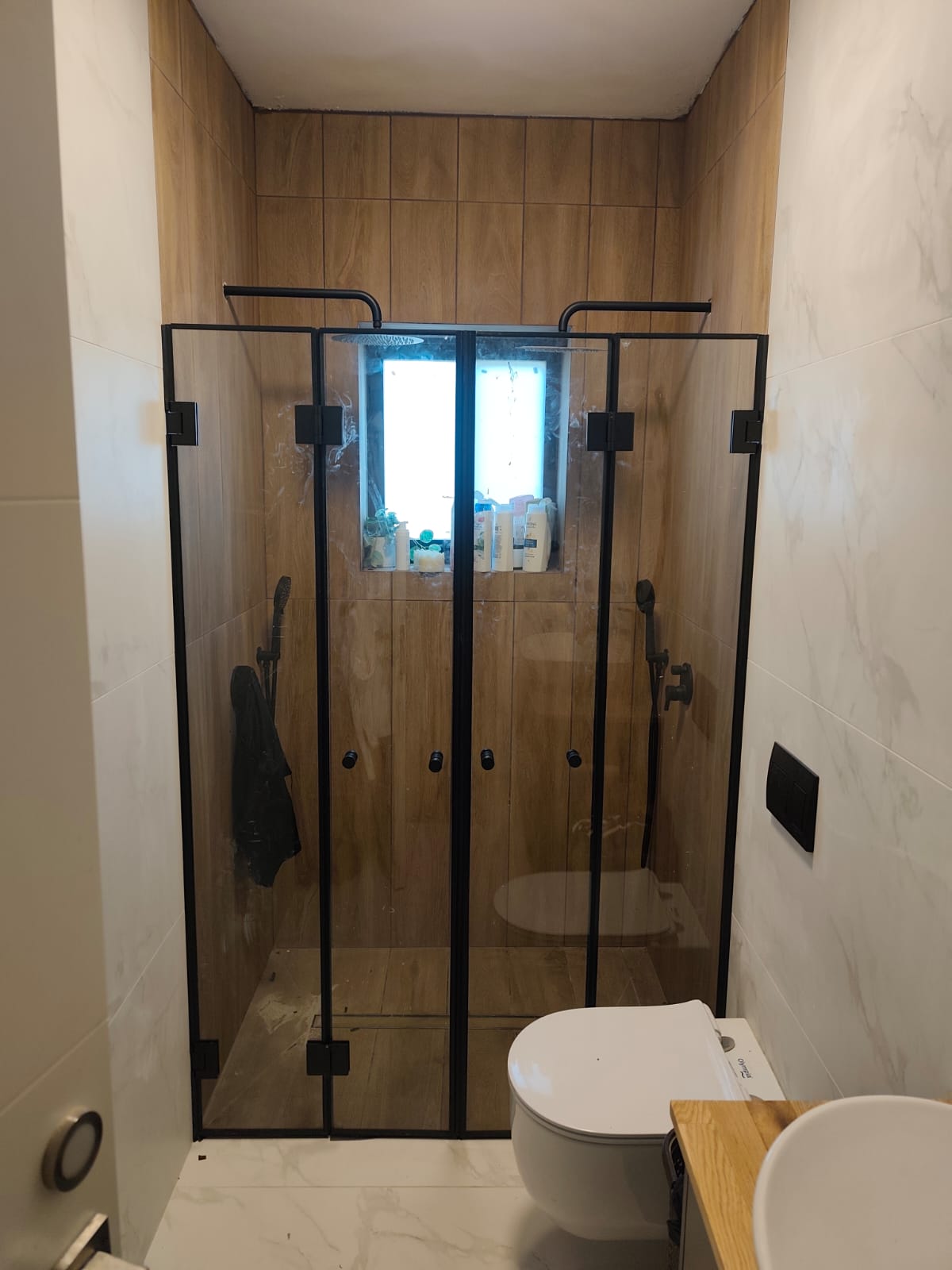 MTI-728 - דגם לירז - מקלחון חזיתי - הרמוניקה ארבע דלתות – תמונה 3