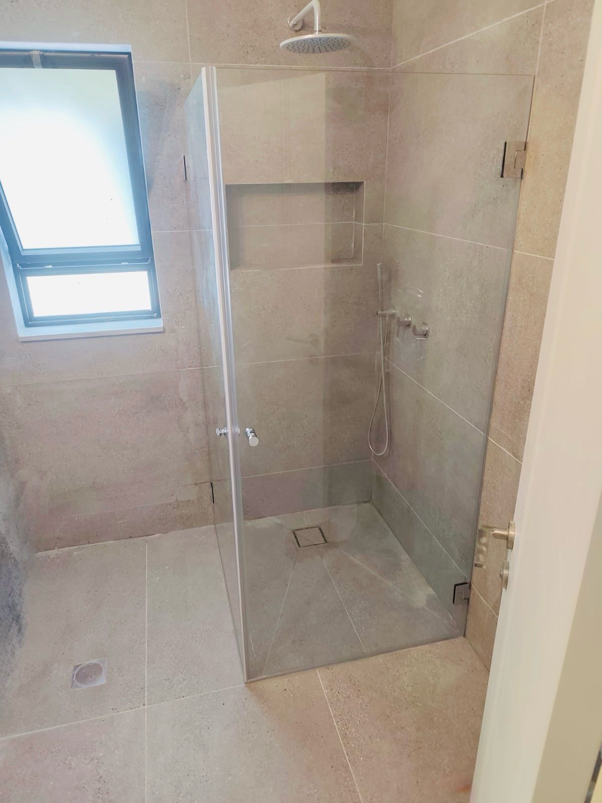 MTI-740 - דגם טל - מקלחון פינתי - שתי דלתות – תמונה 4